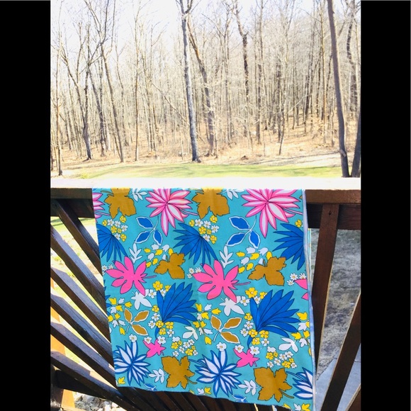 π¦ TURQUOISE FLORAL RETRO Tablecloth Square EUC Boho vibes - Picture 2 of 16